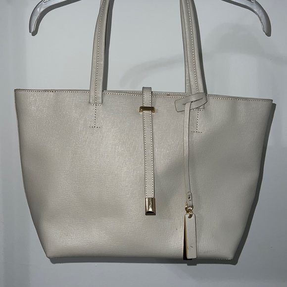 Vince Camuto, Bags, Vince Camuto Leila Tote